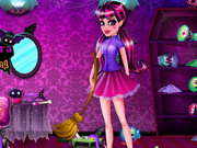 Draculaura Room Cleaning