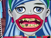 Ghoulia Yelps Bad Teeth